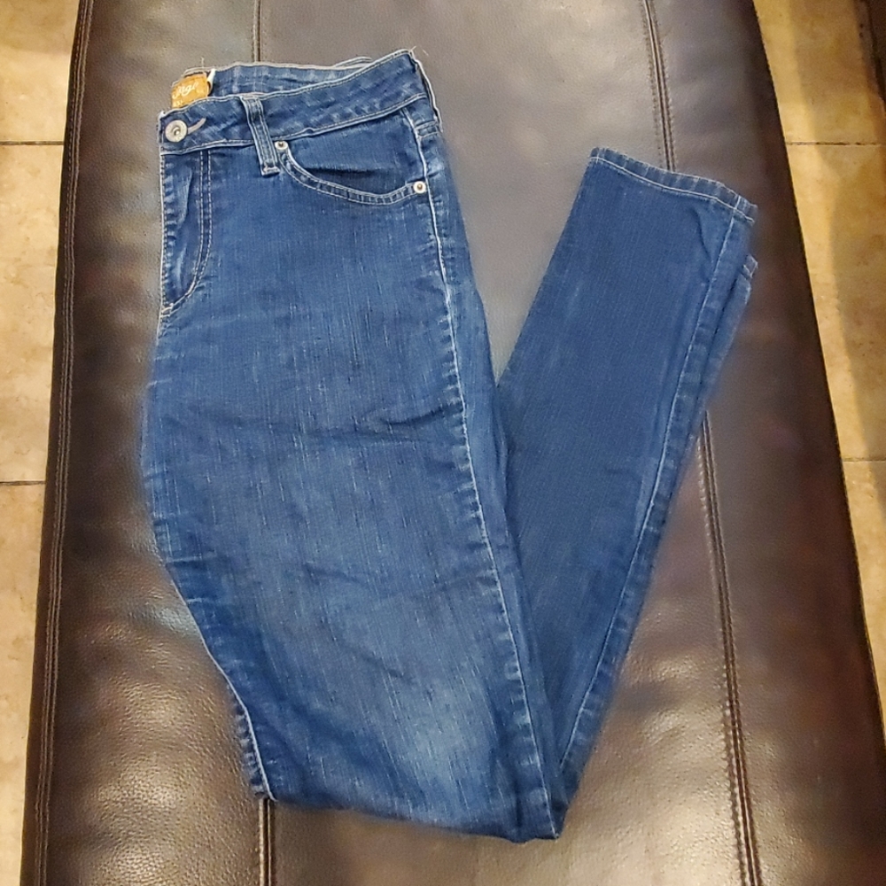 Stretch blue jeans